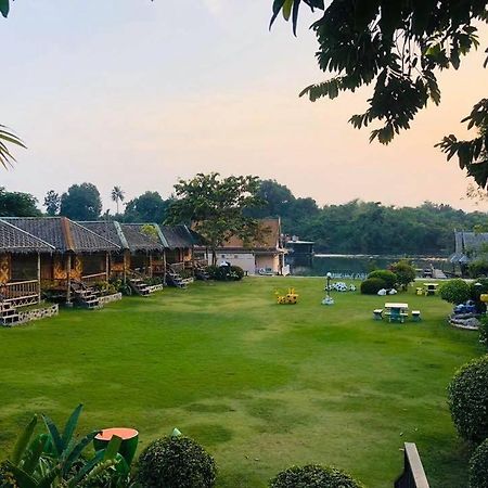 Bamboo House Resort Канчанабури Экстерьер фото