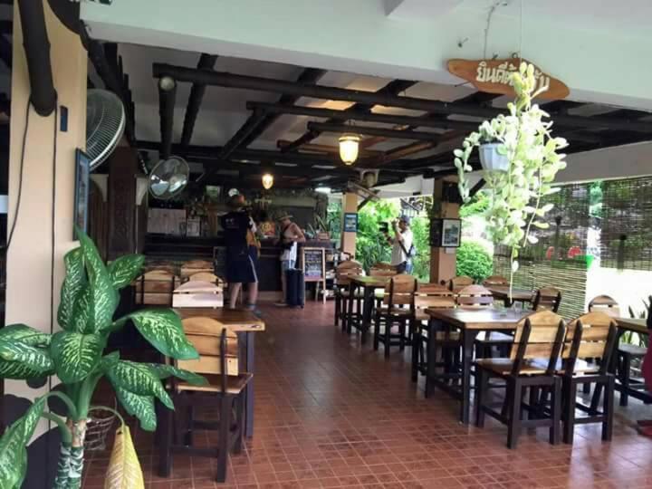Bamboo House Resort Канчанабури Экстерьер фото