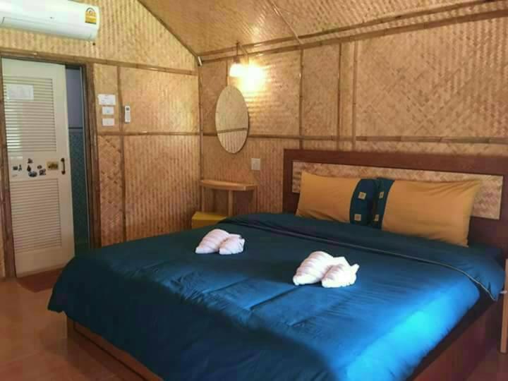 Bamboo House Resort Канчанабури Экстерьер фото