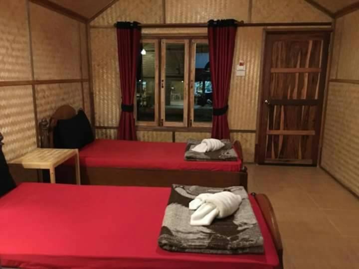 Bamboo House Resort Канчанабури Экстерьер фото